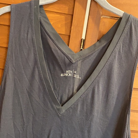 V Neck Tank Top - Picture 3 of 4